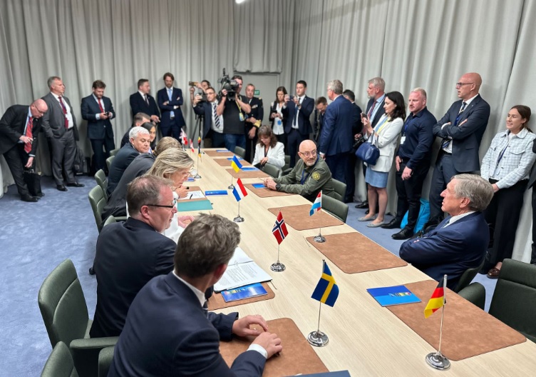 Резников: коалиция по обучению украинских пилотов F-16 создана, в нее войдут 11 стран